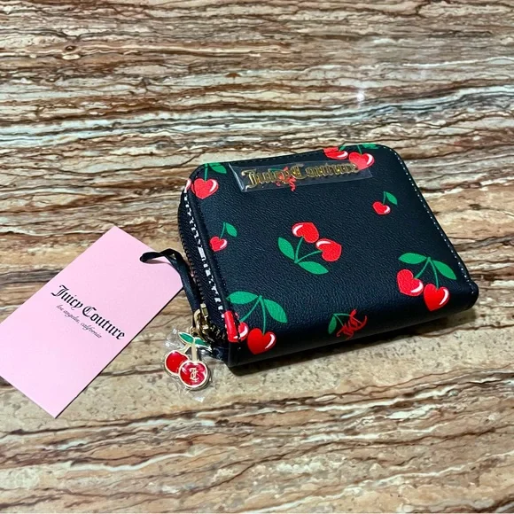 Juicy Couture - Picture 4 of 7